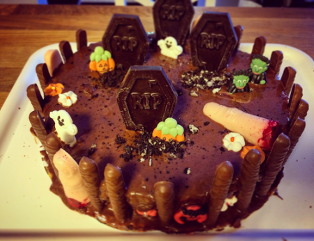 DIY : come creare una torta di Halloween di effetto, facile e veloce