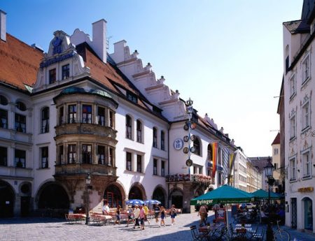 #MonacodiBaviera : #HOFBRÄUHAUS MÜNCHEN e i costumi tipici della tradizione